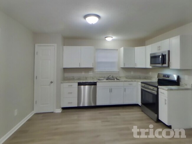 Building Photo - 9622 W Quarter Moon Dr