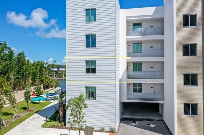 Building Photo - 1709 N Tamiami Trail