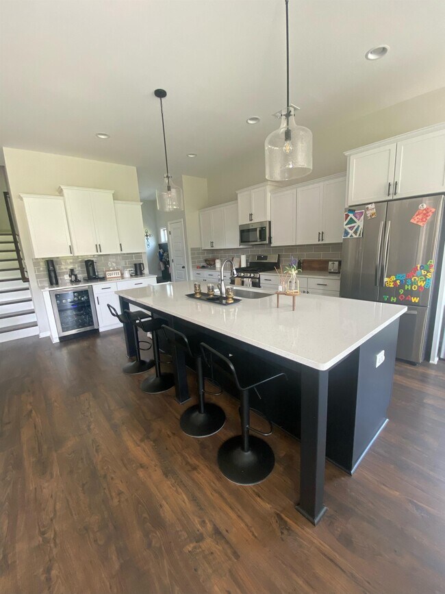 Foto del edificio - 9183 Helena Dr