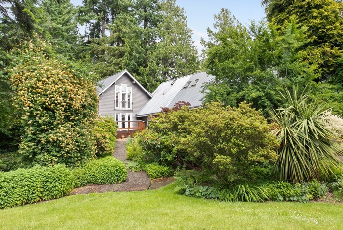 Primary Photo - Spectacular Mercer Island Nature Retreat!