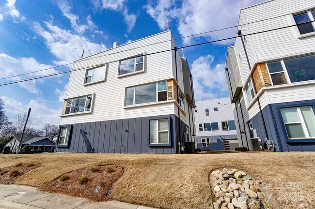Foto del edificio - 238 Walnut Ave