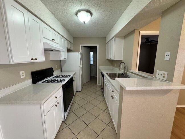 Foto del edificio - 12406 Deer Falls Dr