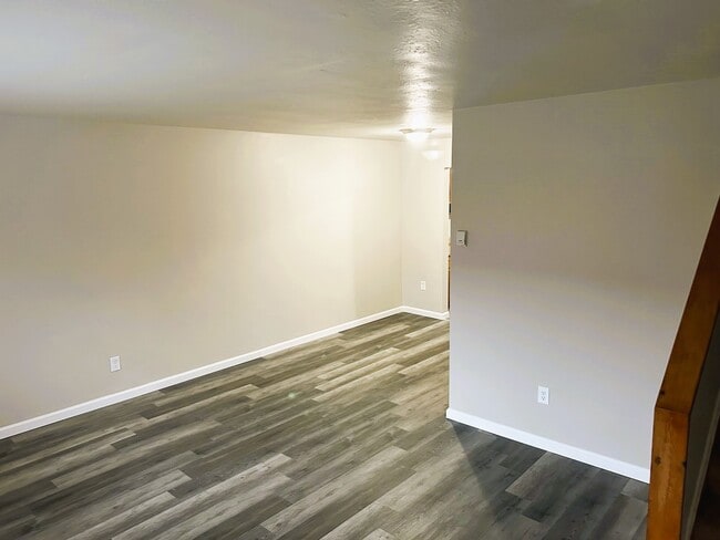 Townhome Living Room - Hilltop Estates