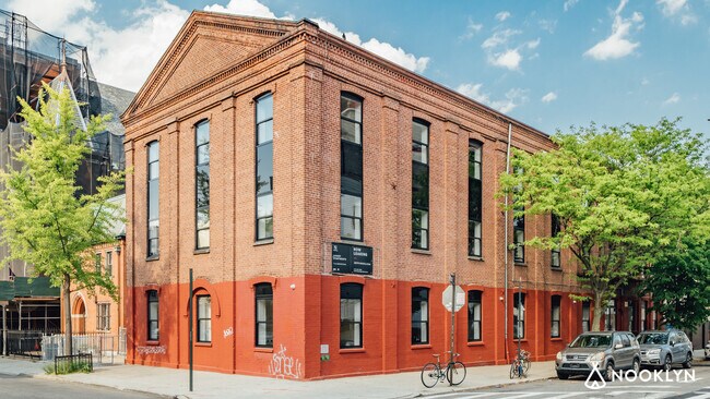 Building Photo - 287 Powers St