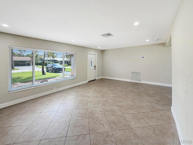 Foto del edificio - 1321 NE 46th St