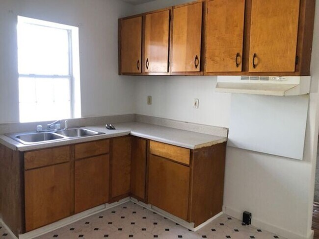 Building Photo - North Nashville single family home, 3 Bedr...