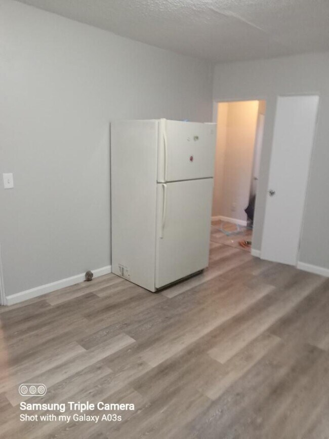 Building Photo - 4623 Highland Ave