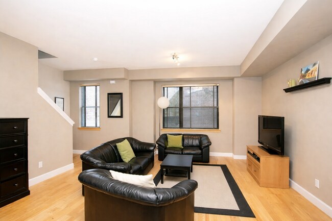 Sala de estar - 3342 Tejon St