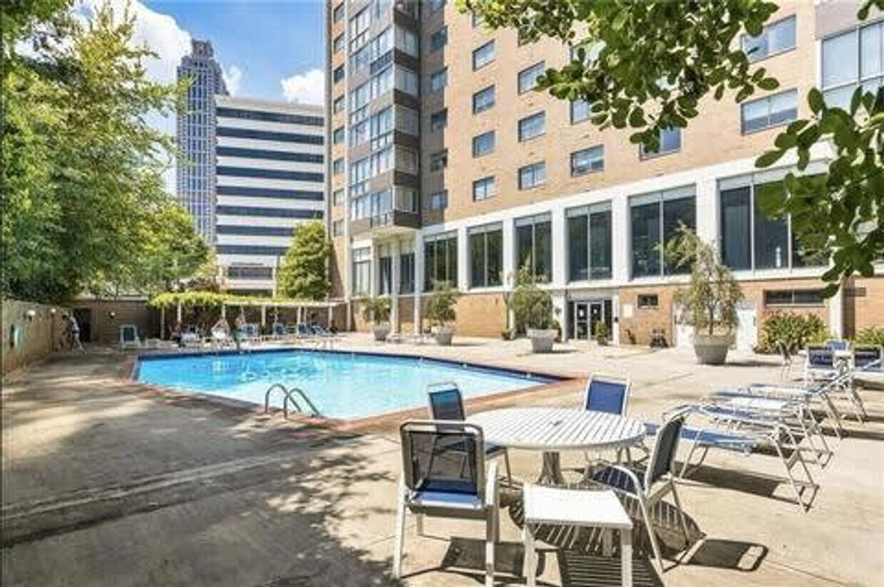 Foto principal - 215 Piedmont Ave NE
