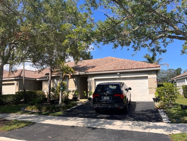 Fantastic, Weston Waterfront 3/2 PLUS Office in Gated Savanna - Fantastic, Weston Waterfront 3/2 PLUS Office in Gated Savanna House