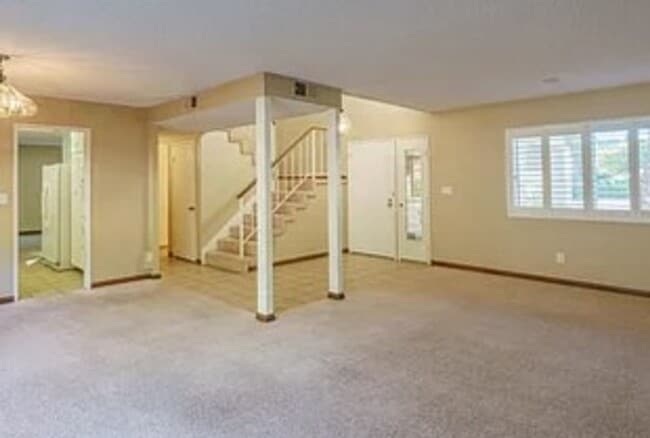 Foto del edificio - Stately Executive Home on a Cul de sac Ava...