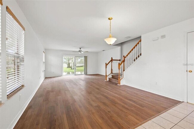 Foto del edificio - 2565 Harn Blvd