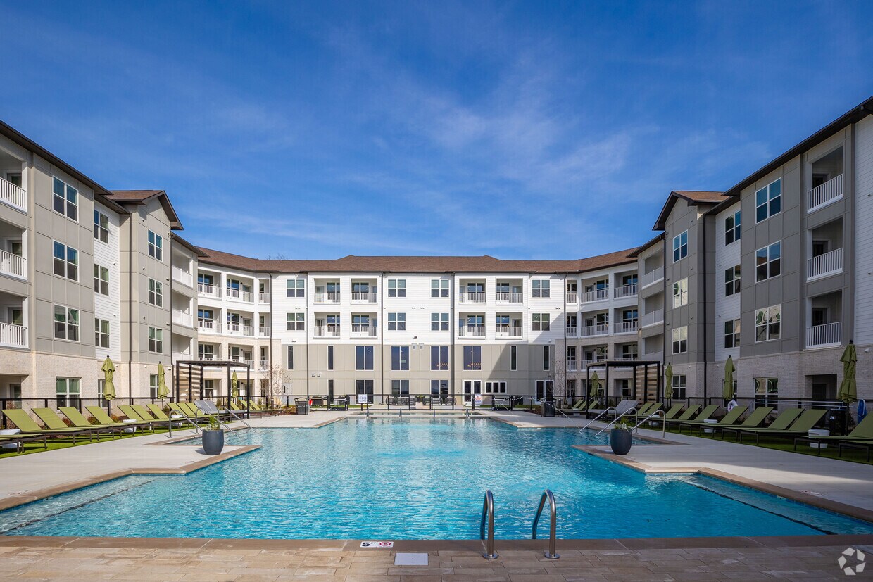 The Ravelle at Ridgeview Apartments in Antioch, TN