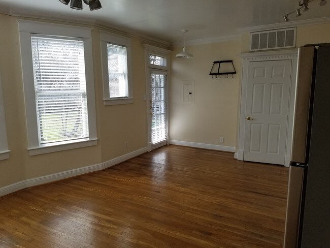 Foto del edificio - 4831 Junius St