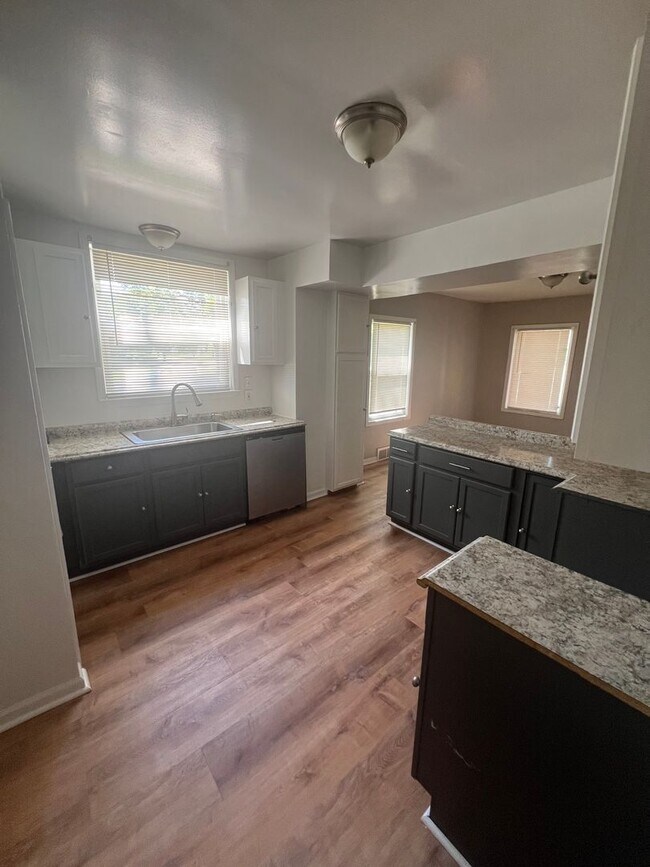 Foto del edificio - 13747 Vassar Dr