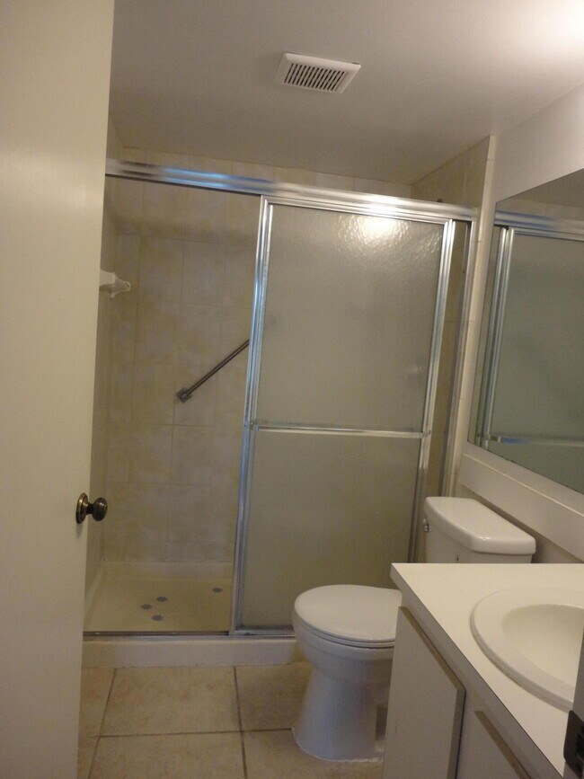 Foto del edificio - 713 Sunny Pine Way