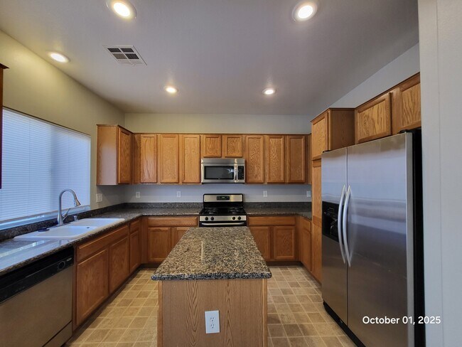 Foto del edificio - 8716 Gateway Glen Dr