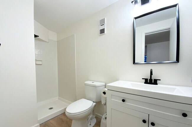 Foto del edificio - 5410 Fossil Ct N