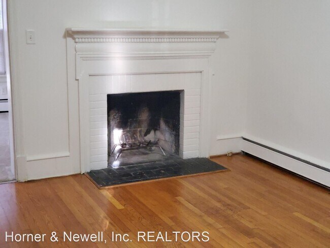 Building Photo - 4 br, 2.5 bath House - 1021 Borden Road