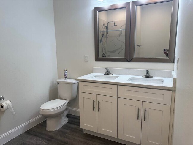 Foto del edificio - 2215 Andalusia Blvd