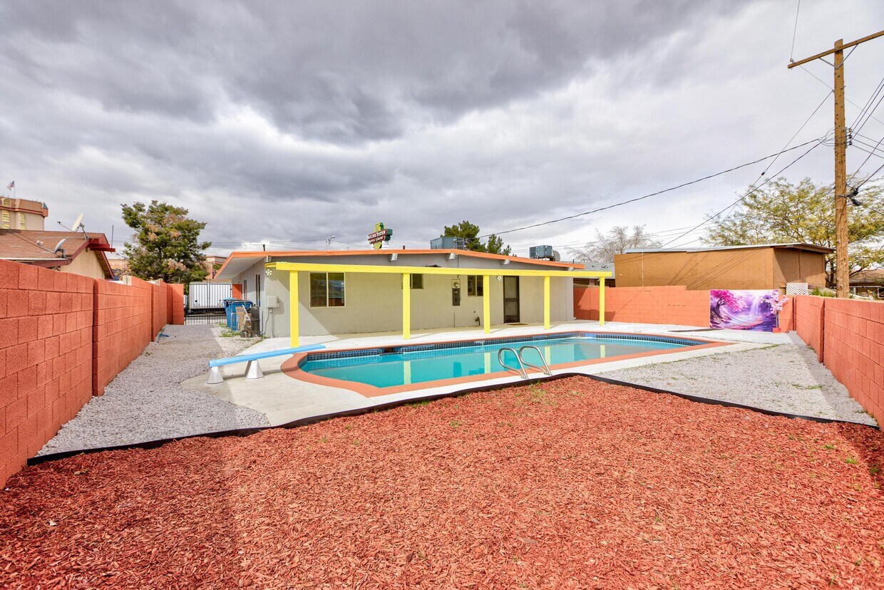Foto principal - 3008 Lawndale St