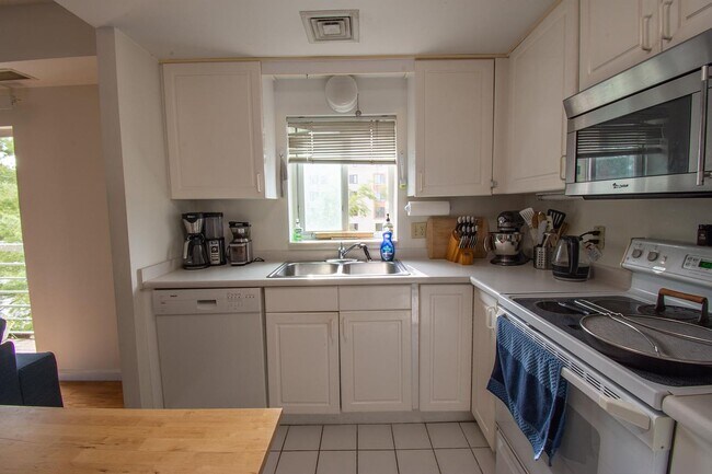 Foto del edificio - 655 Concord Ave