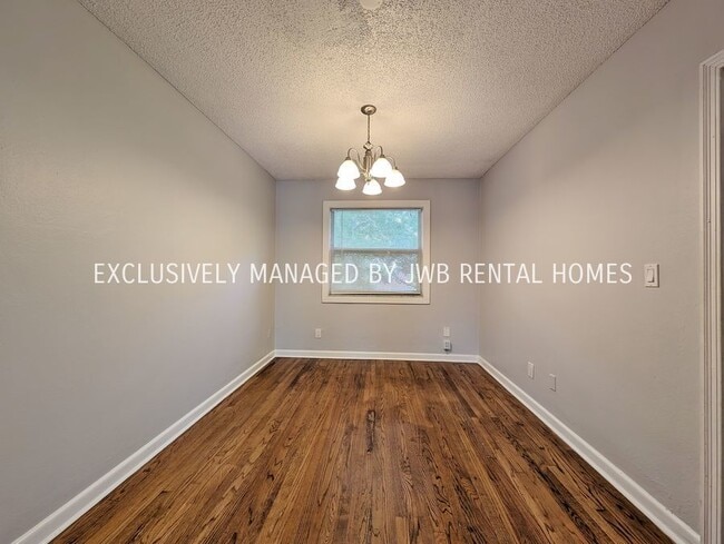Building Photo - 3116 Belden St #3