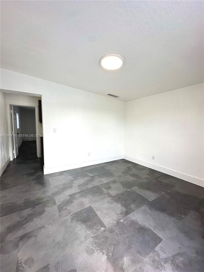 Building Photo - 1960 W 63rd St