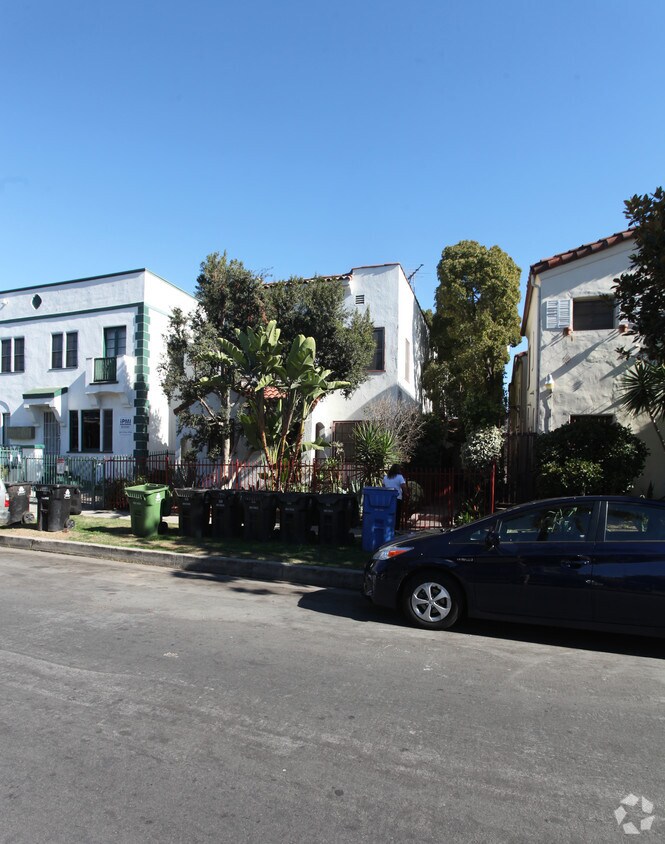 Foto del edificio - 1122 N New Hampshire Ave