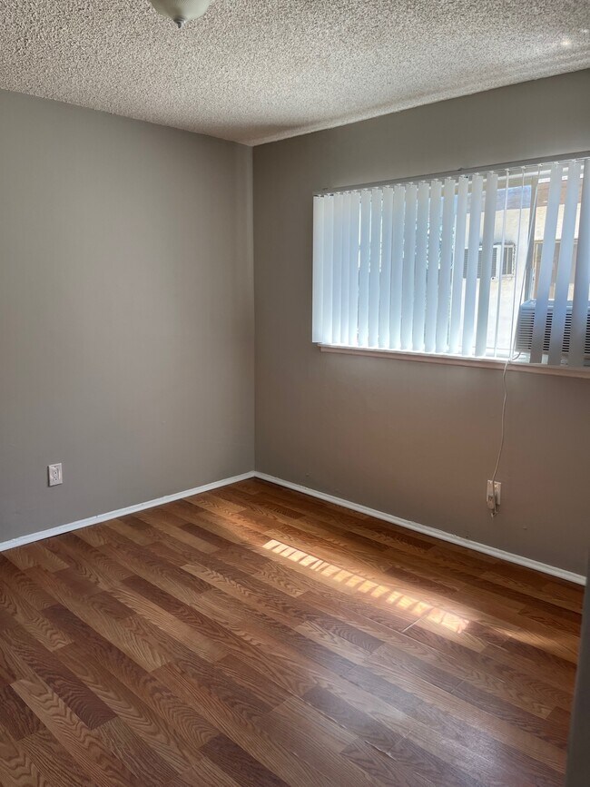 Building Photo - 15250 Sunburst St