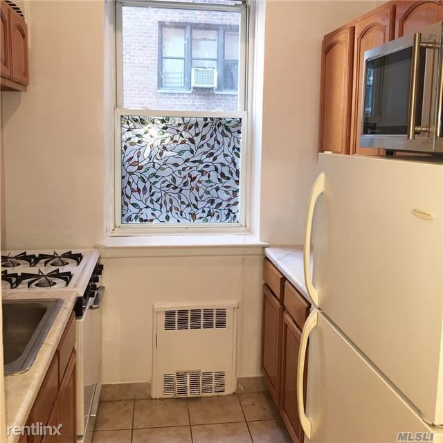 Building Photo - 10255 67th Dr