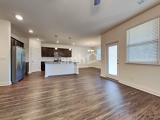 Building Photo - 320 Azore Way