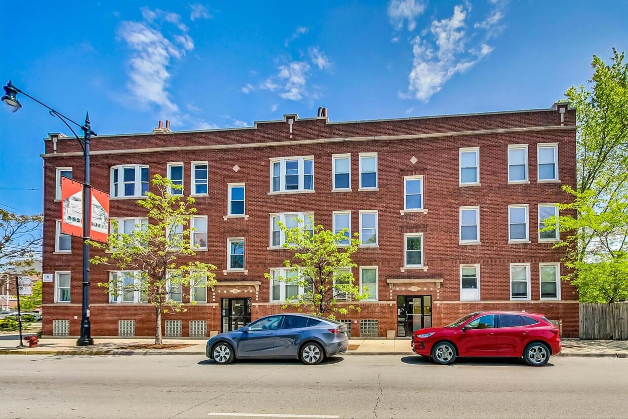 Primary Photo - 3129 N Western Ave