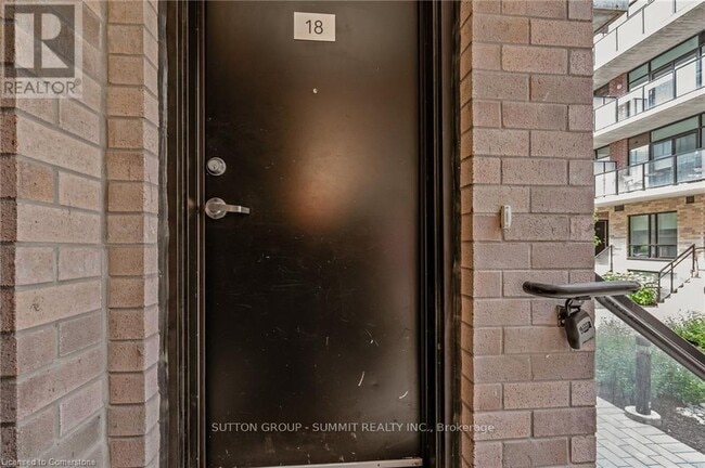 Building Photo - 861-861 Sheppard Ave W