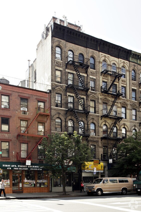 160 ¡Primer ¡alejado - 160 First Ave