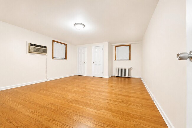 Foto del edificio - 343 Tremont Ave