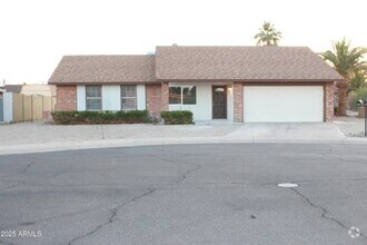 Building Photo - 8806 N 105th Ln