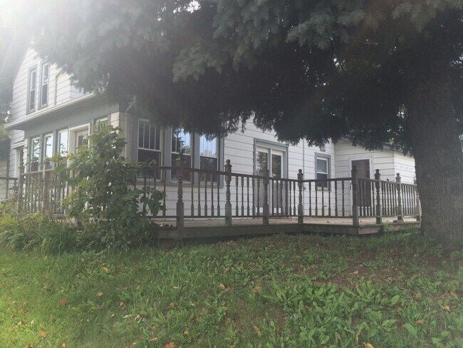 Foto del edificio - 417 Crooks Ave