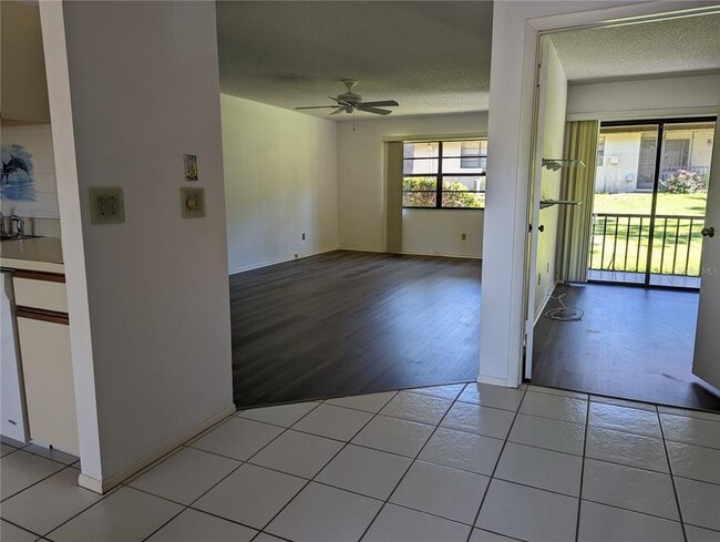 Foto del edificio - 4023 Bluff Oak Ct