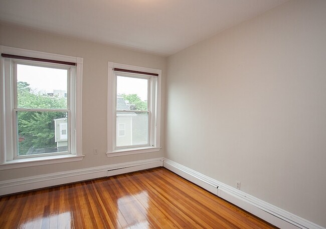 Building Photo - 202 Harvard St