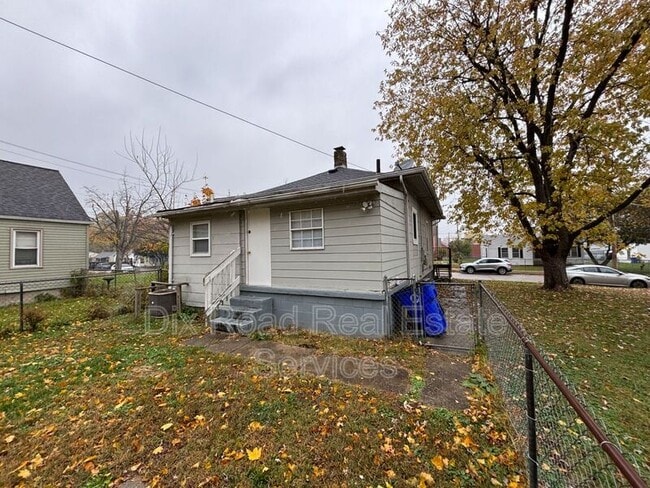 Building Photo - 1239 Goodman Ave