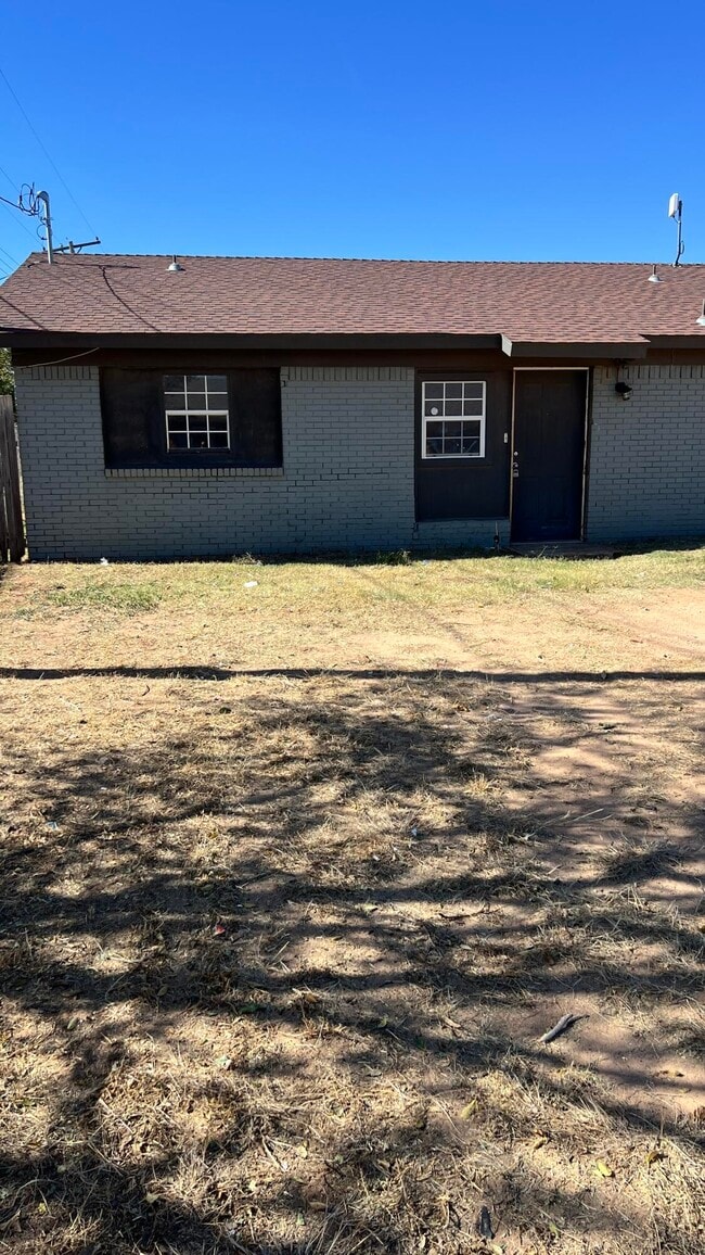 Building Photo - 1716 E Dartmouth St