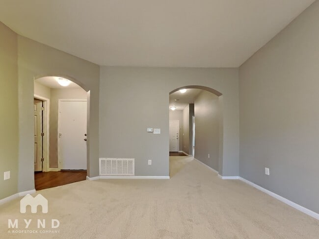 Building Photo - 1100 Mitchell Dr