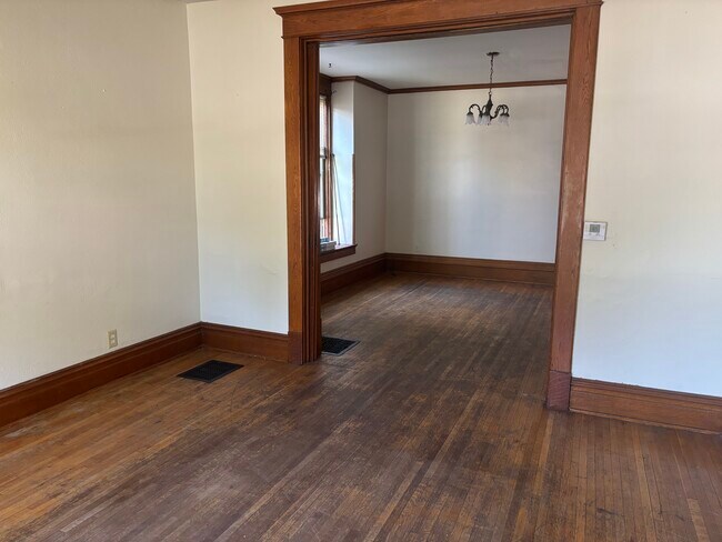 Foto del edificio - 2319 East St