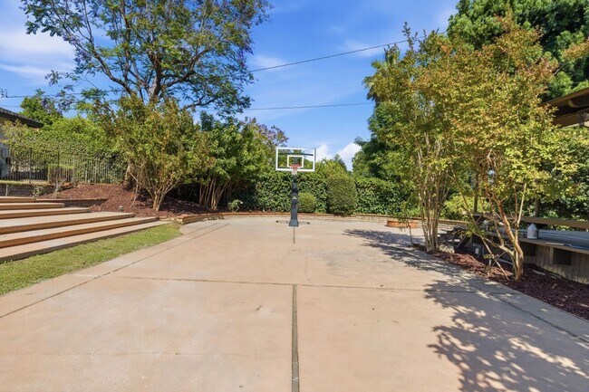 Foto del edificio - 950 Hampton Rd