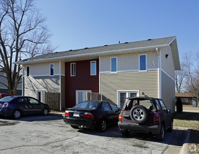 Townhomes at Quail Ridge Apartments in Springfield, MO
