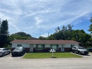 Building Photo - 2000 SW 96th Ave