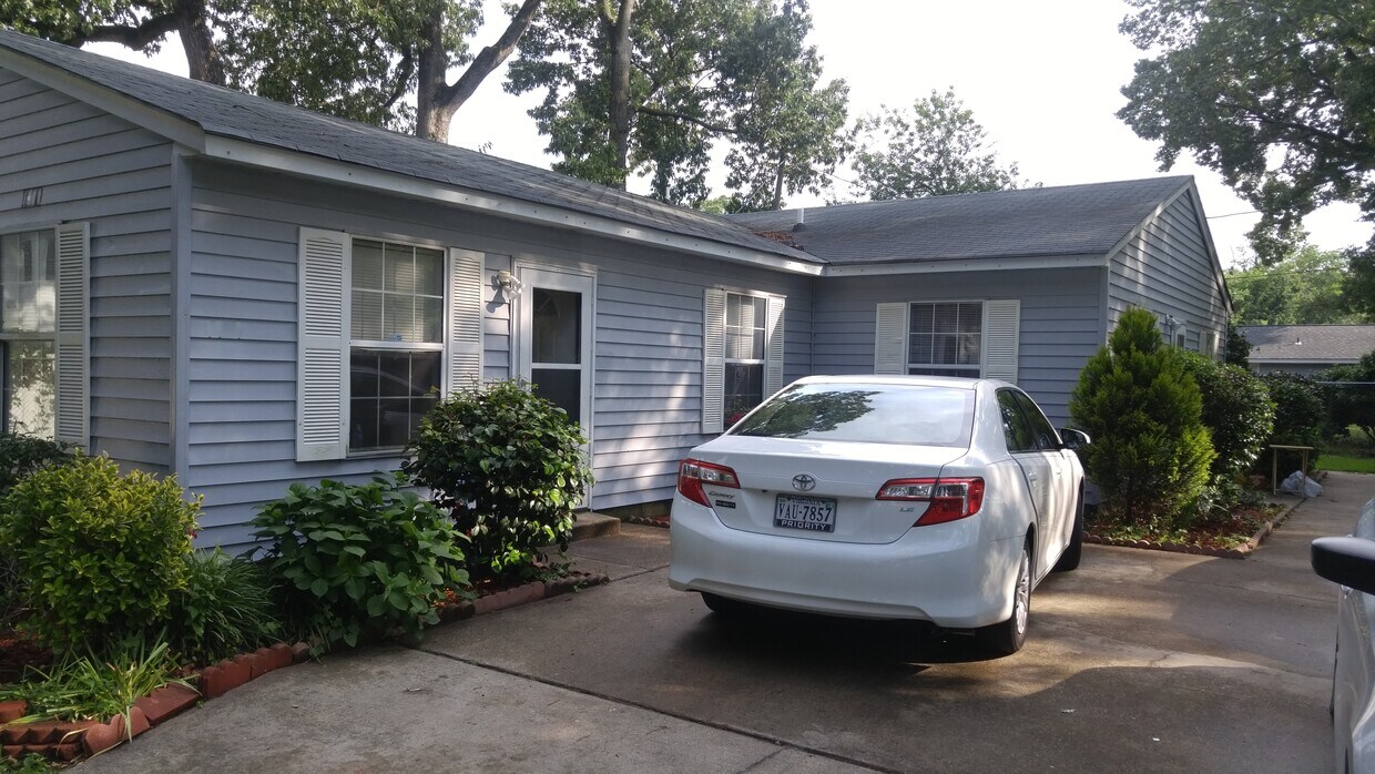 Foto del edificio - 1341 Hullview Ave