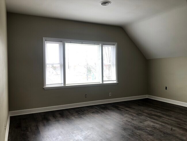 Building Photo - 3648 E Layton Ave