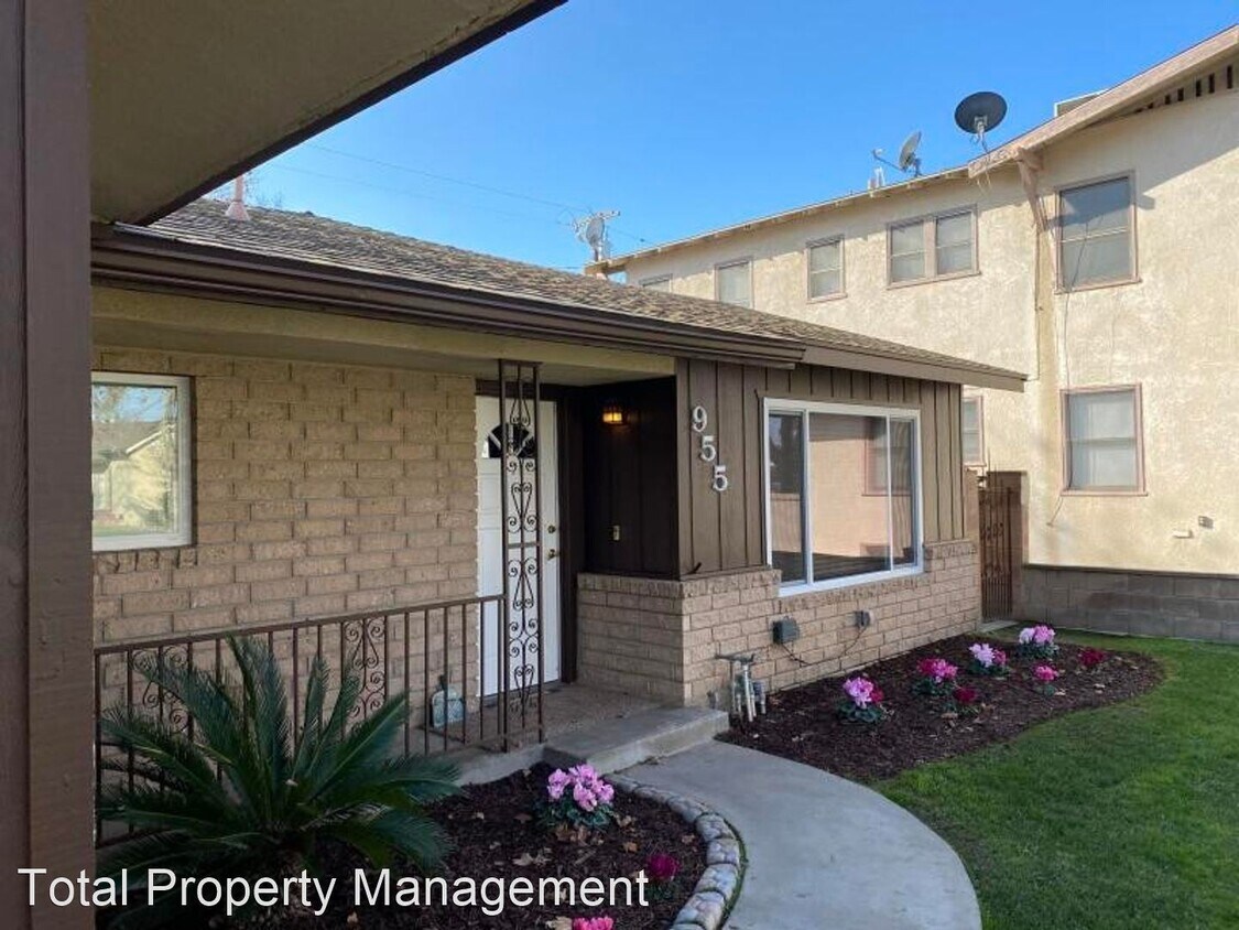Primary Photo - 3 br, 2 bath House - 955 E. Sycamore Ave.